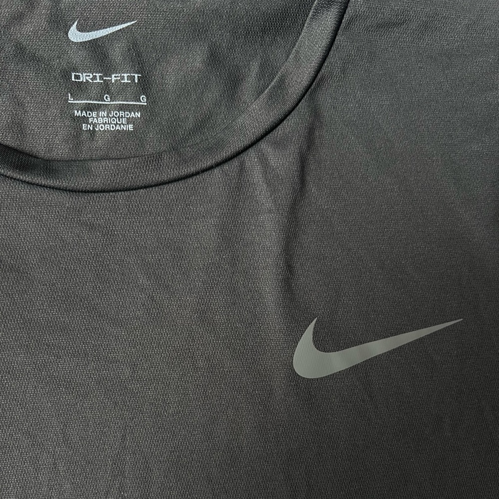 Nike Short Sleeve T-Shirt - Picture 5 of 5